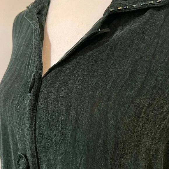 Tiar Bellomo Vintage Forest Green Blouse – Timeless Elegance - Picture 3 of 10
